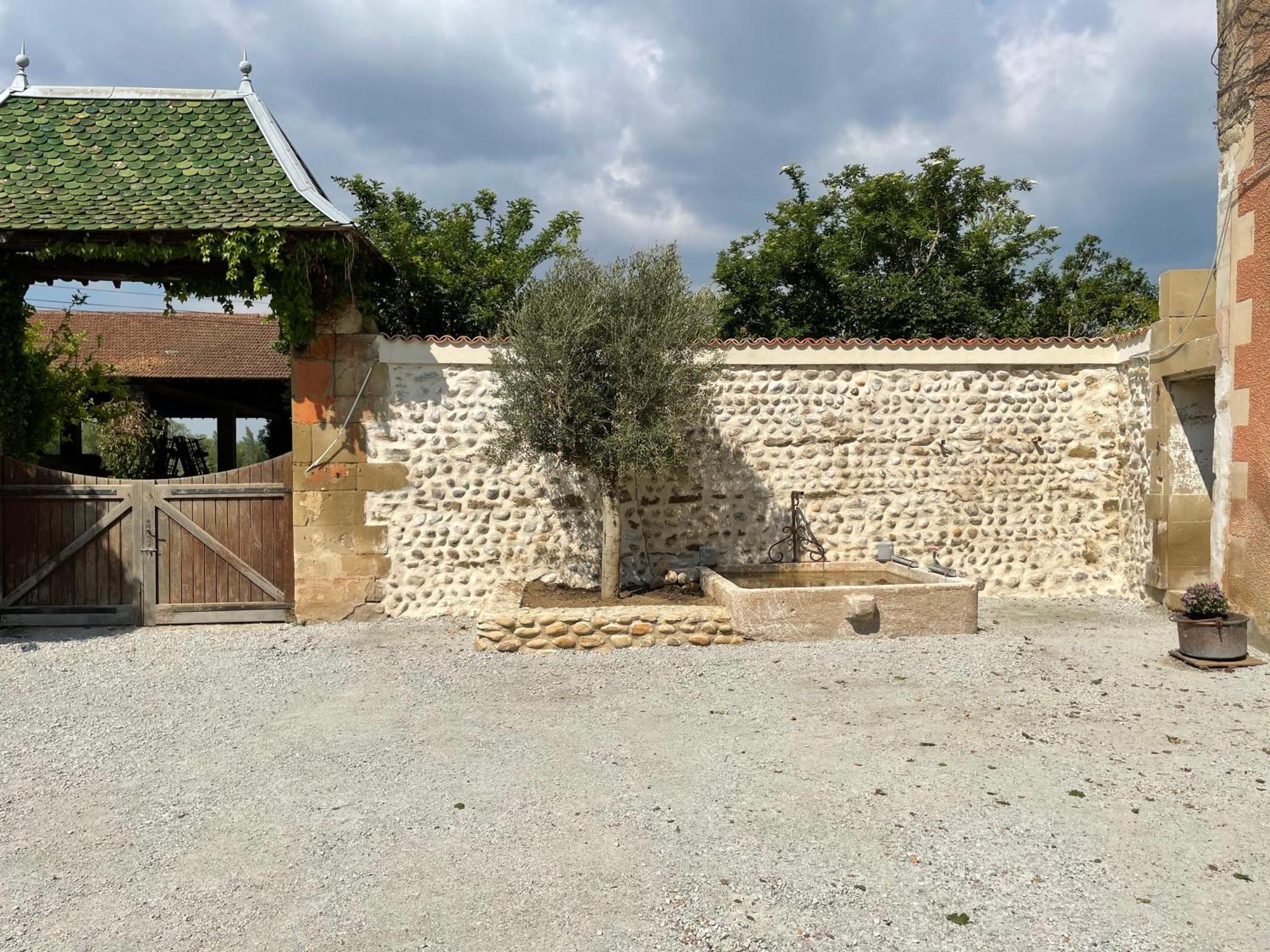 Chateau De Vaugelas - Domaine Pres De Valence